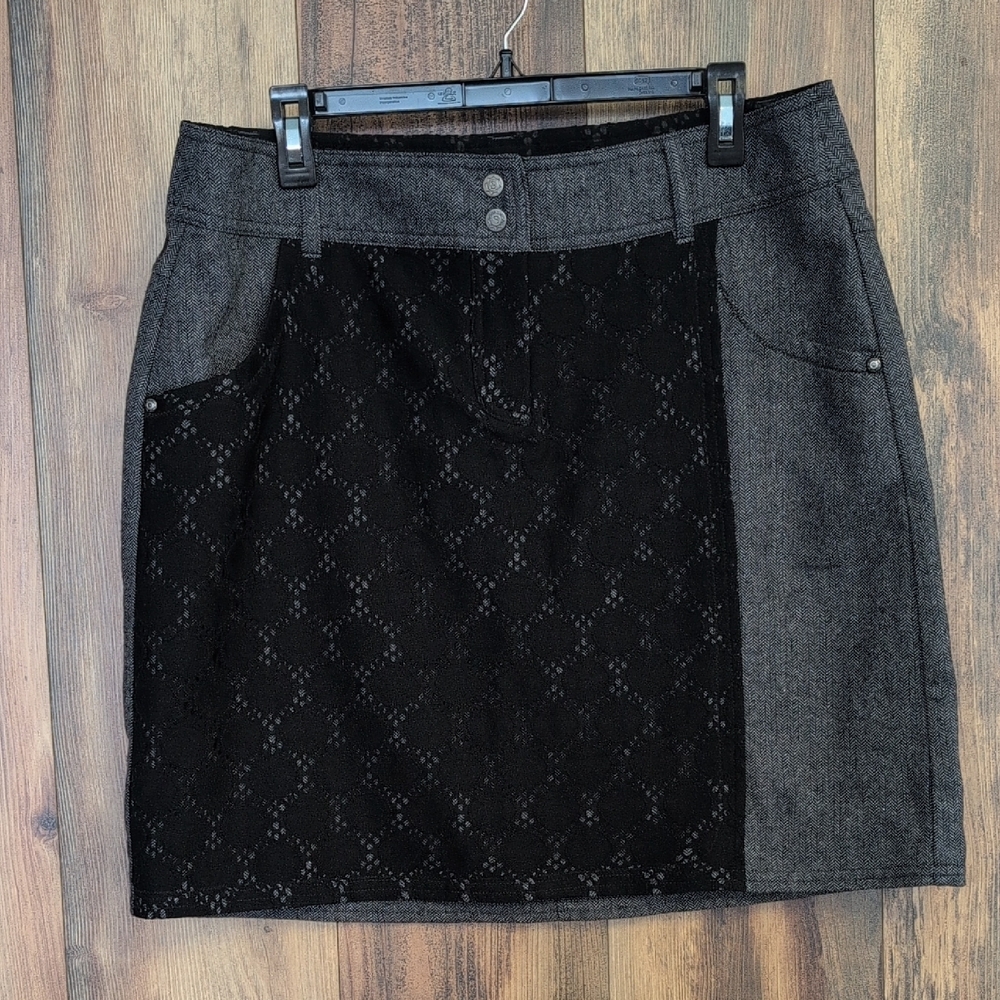 Sahalie Charcoal Mini Skirt Herringbone Black Lace Accents 14         M574